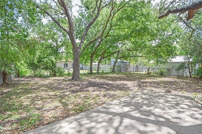 Building Photo - 602 Hammack Dr