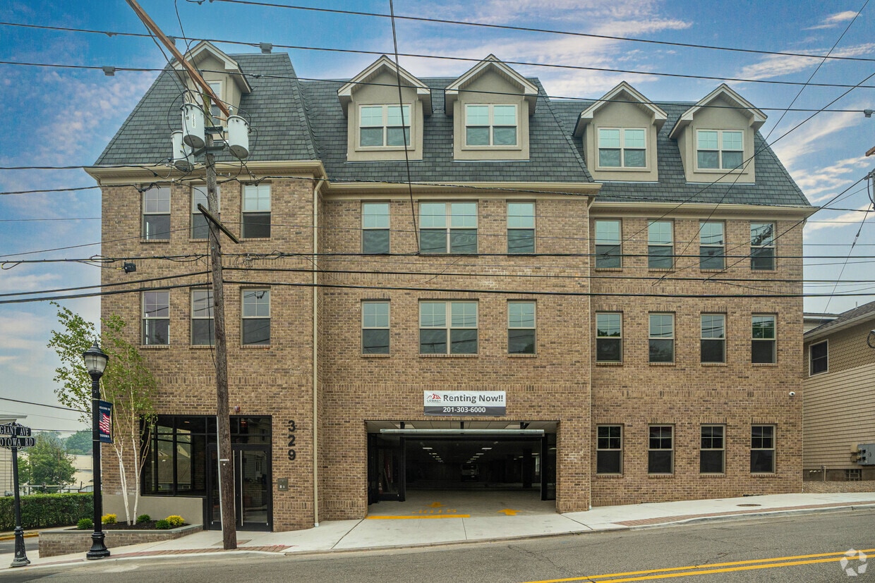 329 Totowa Rd Apartments in Totowa, NJ