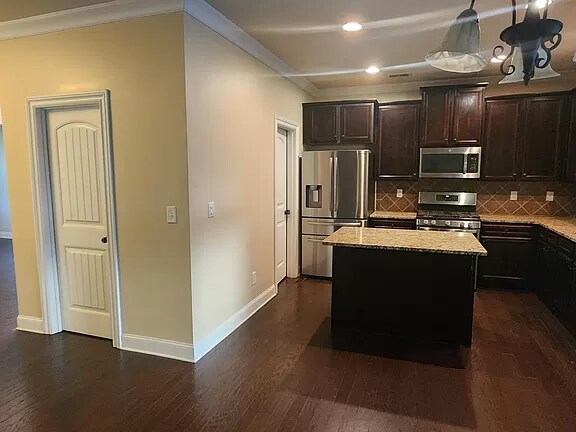 Building Photo - 2892 Dobbs Ct