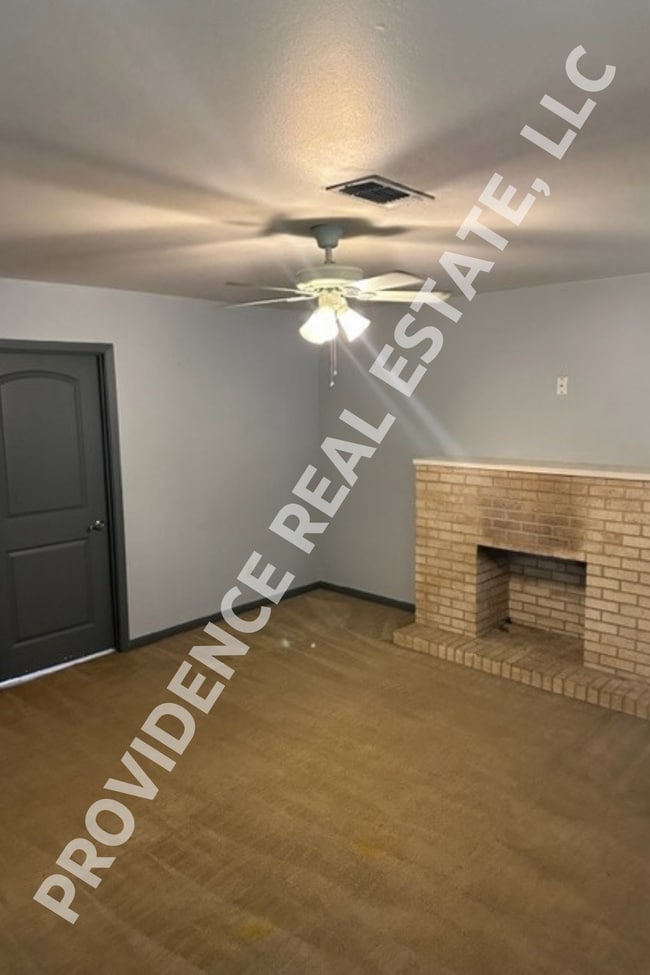 Building Photo - 500 E Texas Ave