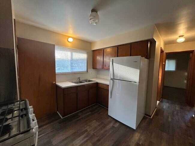 Foto del edificio - 1868 Hamilton Ave