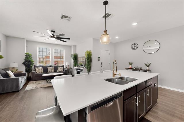 Foto del edificio - 2101 Steer Creek Pl