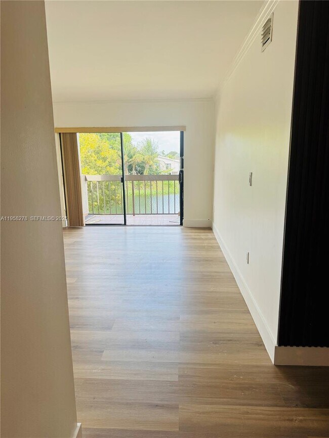 Foto del edificio - 1101 SW 122nd Ave