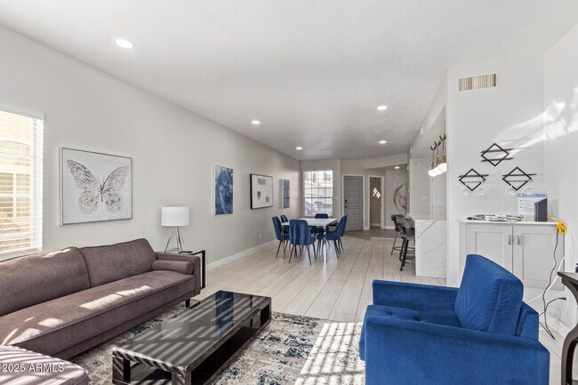 Foto del edificio - 1413 W Coral Reef Dr