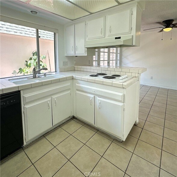 Foto del edificio - 10235 Lurline Ave