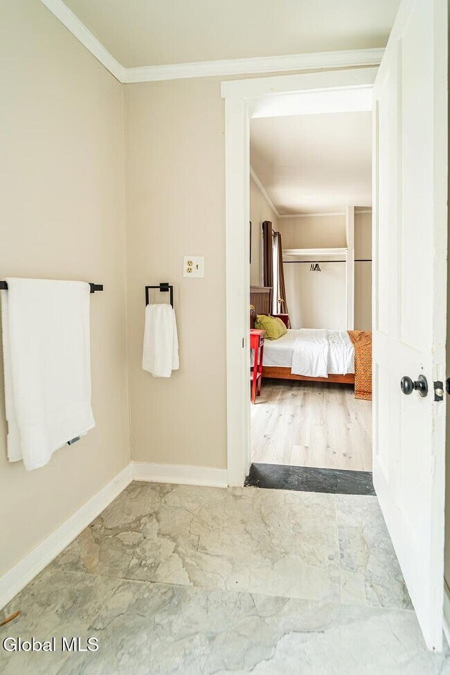 Foto del edificio - 240 Washington Ave