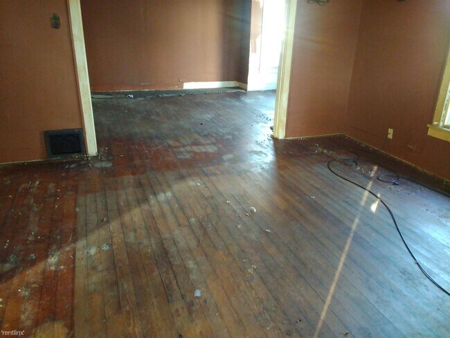 Building Photo - 2 br, 1 bath House - 205 East Saint Louis ...