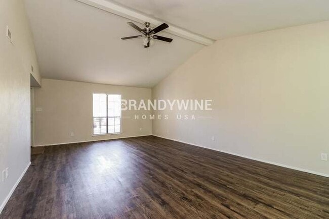 Building Photo - 802 Edgemont Dr