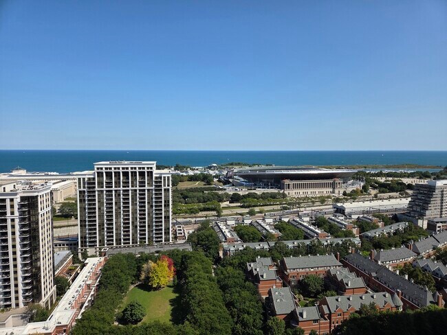 Foto del edificio - 100 E 14th St