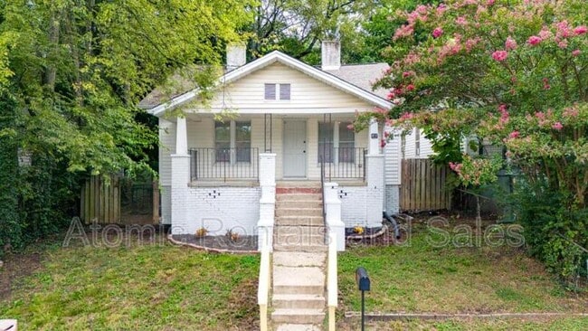 Photo - 411 James Ave House