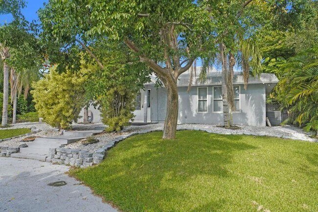 Foto del edificio - 3943 NW 4th Ave