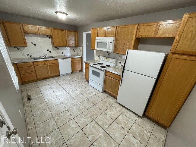 Building Photo - 3 br, 2 bath House - 1229 S Stewart Street