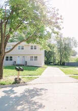 Building Photo - 4446 Park Lawn Dr