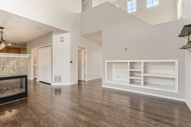 Foto del edificio - 20250 E Red Fox Ln, Centennial, CO, 80015