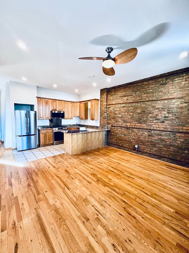 Foto del edificio - 1639 W 21st Pl