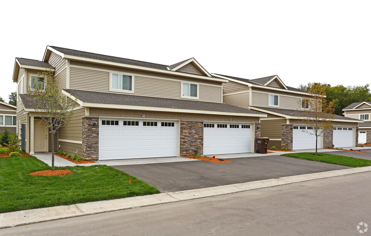 Foto principal - Creek’s Run Townhomes