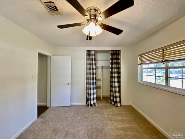 Building Photo - 302 Navarre St