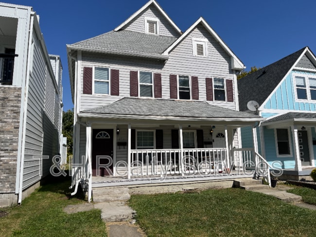 Building Photo - 2114 Woodlawn Ave