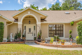 Building Photo - 523 Hidden Hollow Dr