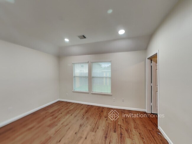 Building Photo - 18806 N Lyford Dr