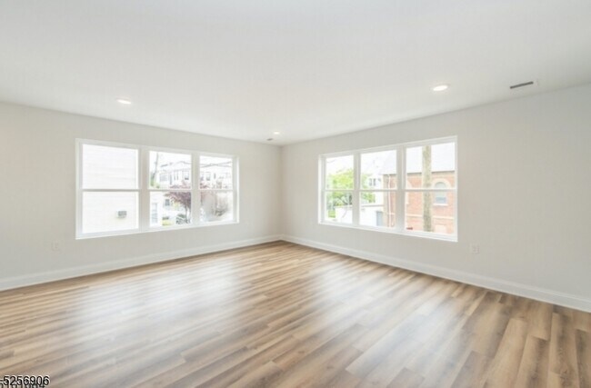 Building Photo - 103 Jewell St