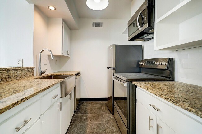 Building Photo - 5353 Institute Ln