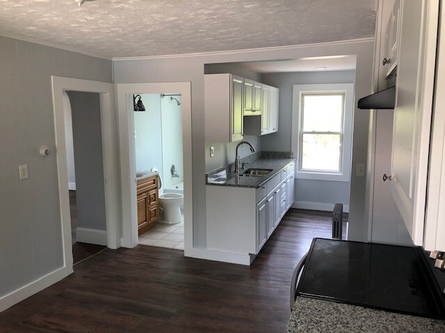 Foto del edificio - 93 1/2 Lake St