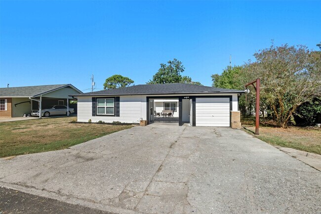 Foto del edificio - 7819 Bayside Dr