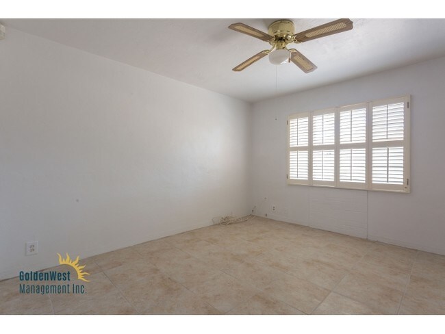Building Photo - 544 W San Juan Ave