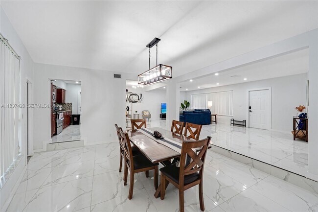 Foto del edificio - 12520 NE 1st Ct