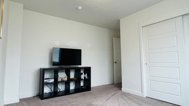 Third bedroom - 1702 W Parkview Dr