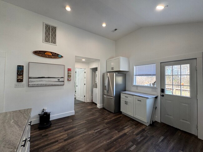 Foto del edificio - 8101 Freeze Rd