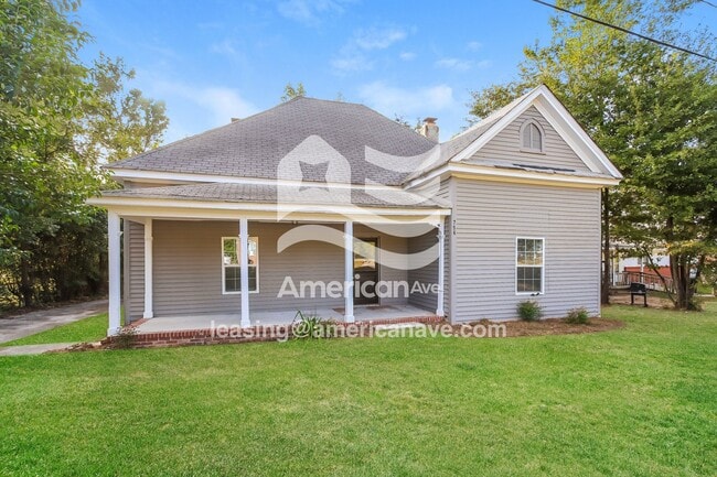 Building Photo - 756 Holt St