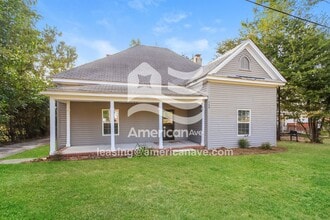 Building Photo - 756 Holt St