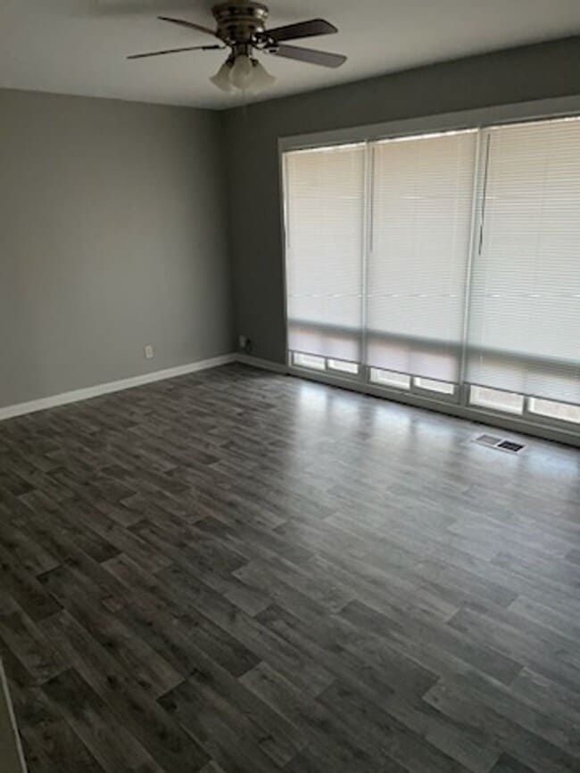 Building Photo - 1007 W Harvard St