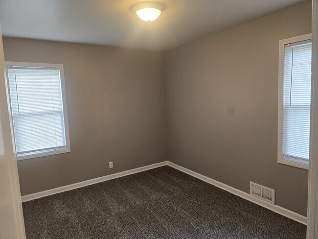 Foto del edificio - 32470 Donnelly St