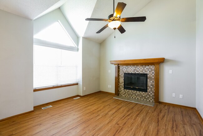 Foto del edificio - 1303 Magnolia Dr