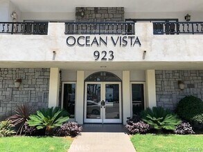 Building Photo - 923 E Ocean Blvd