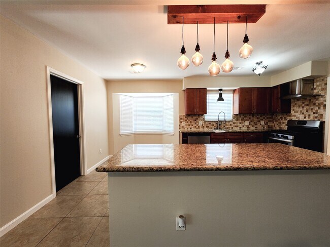Foto del edificio - 8407 Sharpcrest St