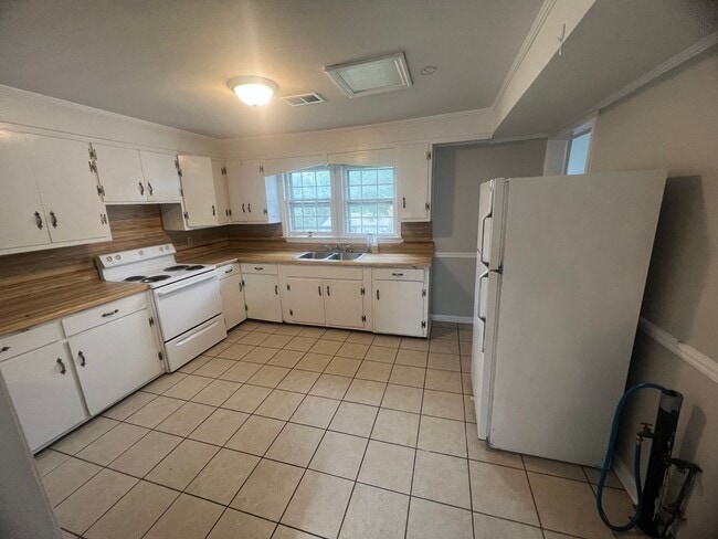 Building Photo - 2 Bedroom, 1 Bathroom in Carrollton City