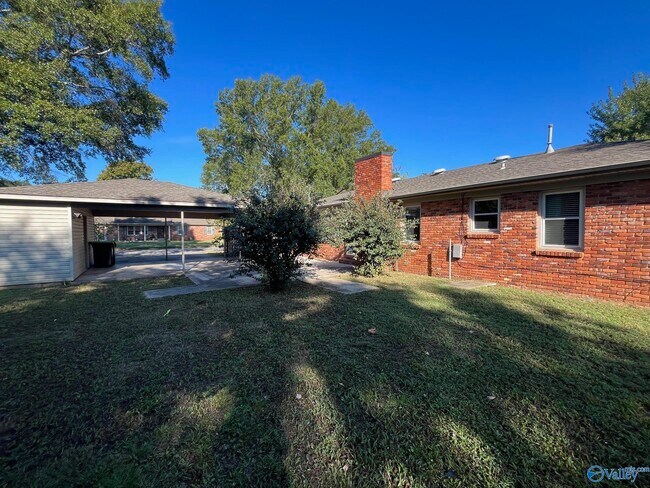 Building Photo - 2201 Apolla Ln SE