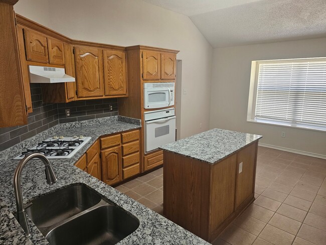 Photo - 3703 Blossom Dr (Sachse, TX) House