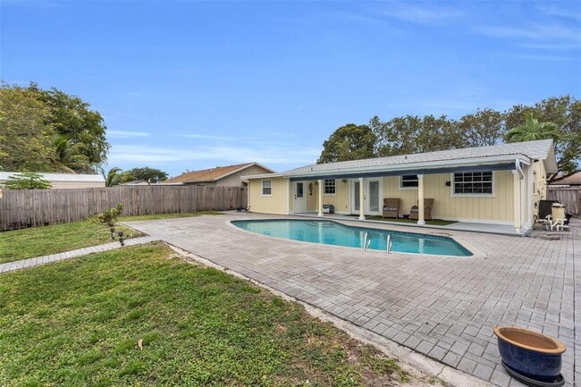 Photo - 9860 NW 3rd St House