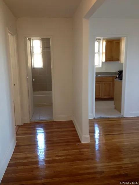 Foto del edificio - 1332 Metropolitan Ave