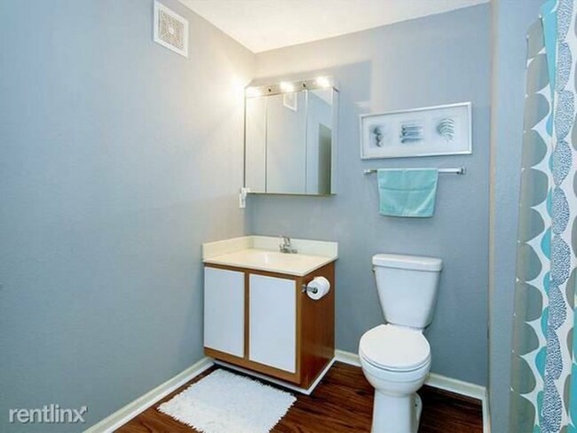 Foto del edificio - 16955 Toronto Ave SE