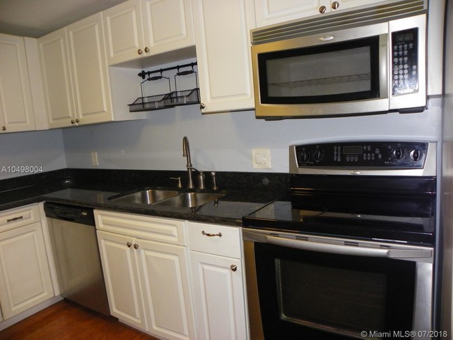 Foto del edificio - 4222 Inverrary Blvd
