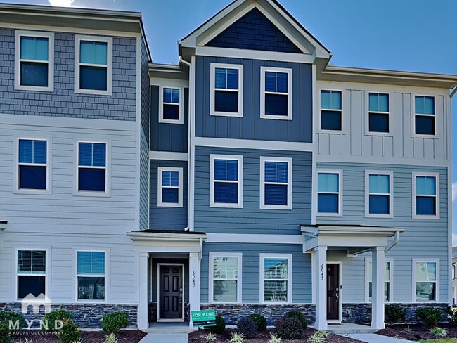 Building Photo - 6043 Kayton St