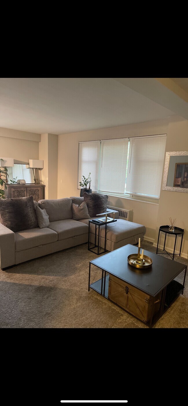 Foto del edificio - 11820 Edgewater Dr