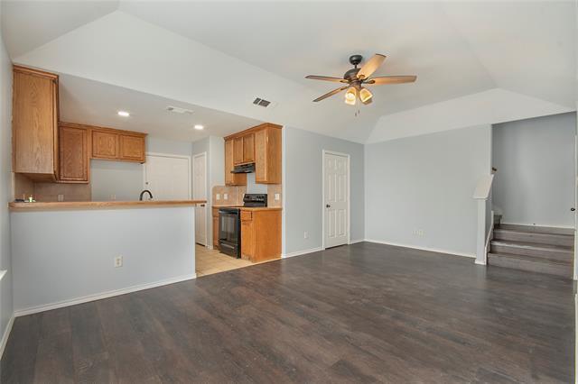 Foto del edificio - 1437 N Bluegrove Rd