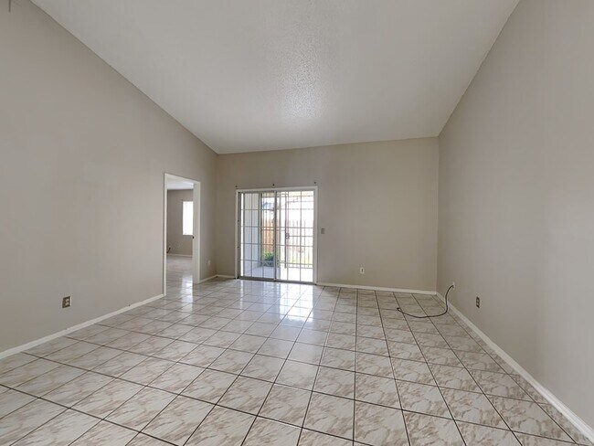 Foto del edificio - 1921 Truman Rd